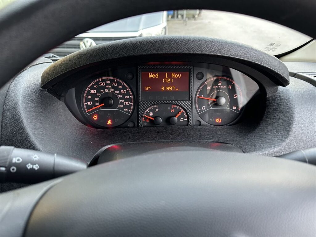 Peugeot Boxer L3H2 in White Dashboard and Mileage